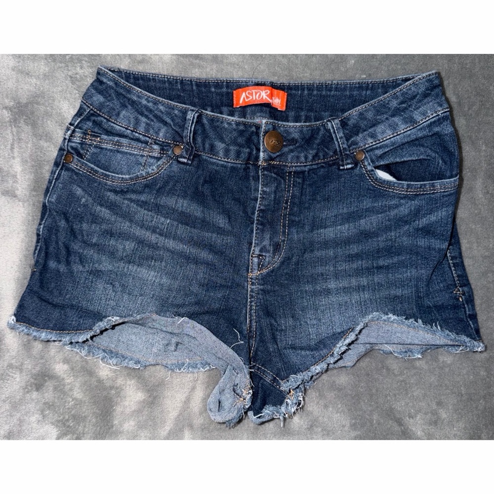 💙 Astor Jean Shorts